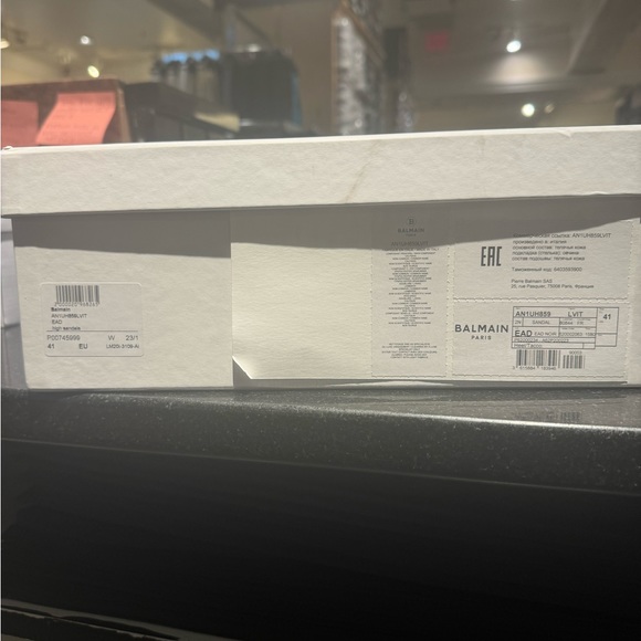 New in box with dust bags